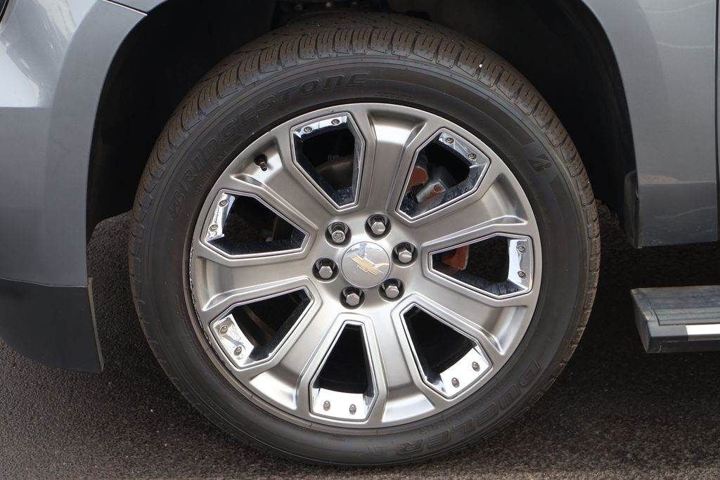 Thumbnail: 2019 Chevrolet Tahoe - 14