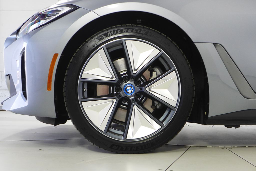 Thumbnail: 2023 BMW i4 - 5