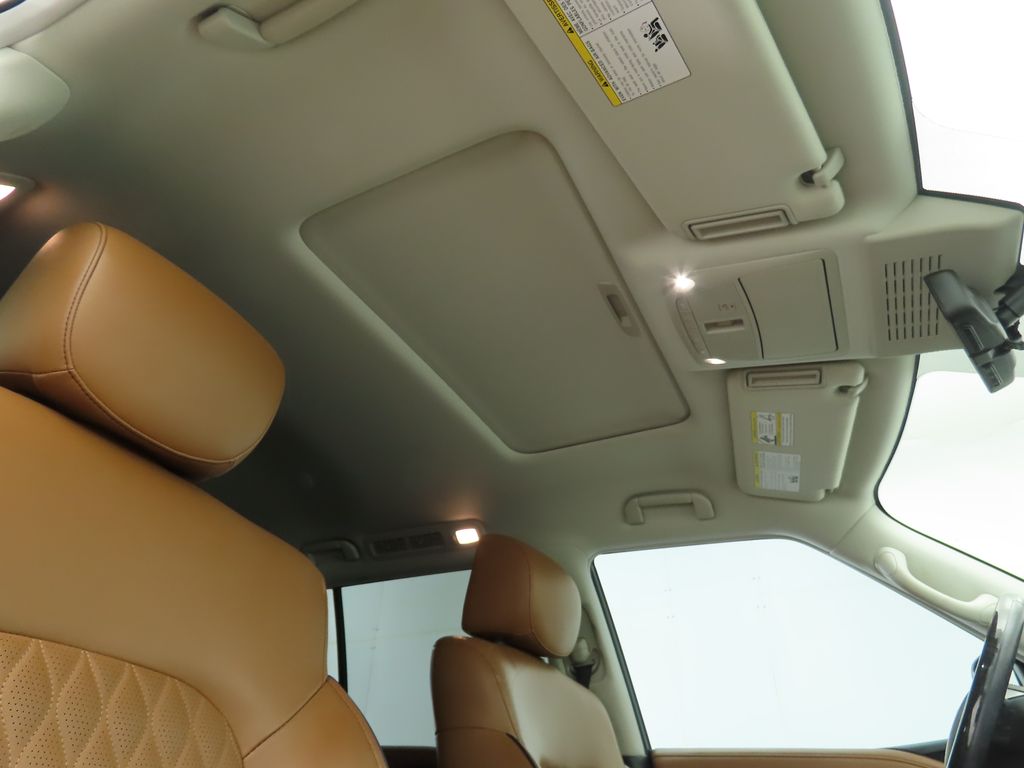 2019 INFINITI QX80 Luxe 18