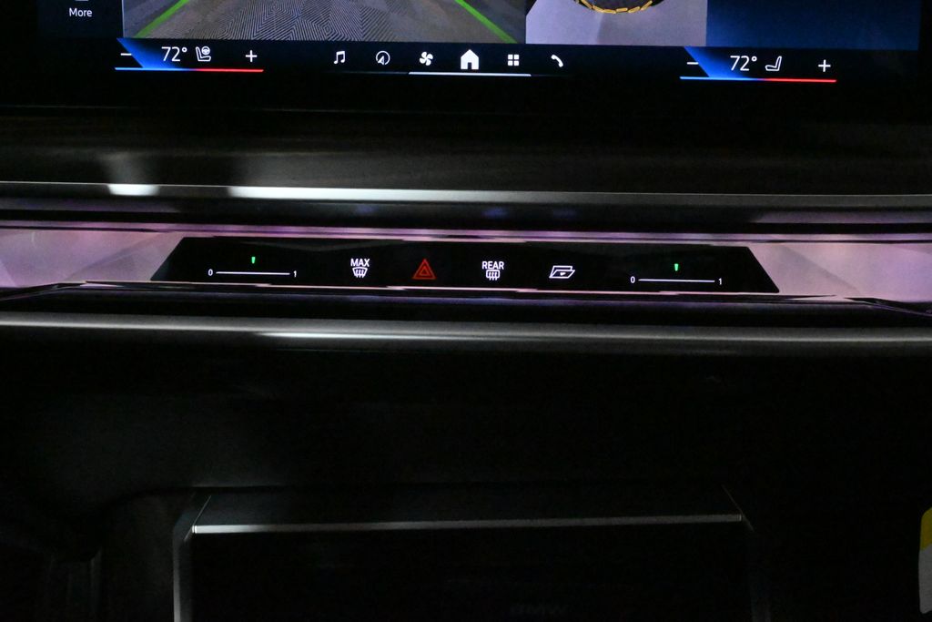 Thumbnail: 2025 BMW 7 Series - 24