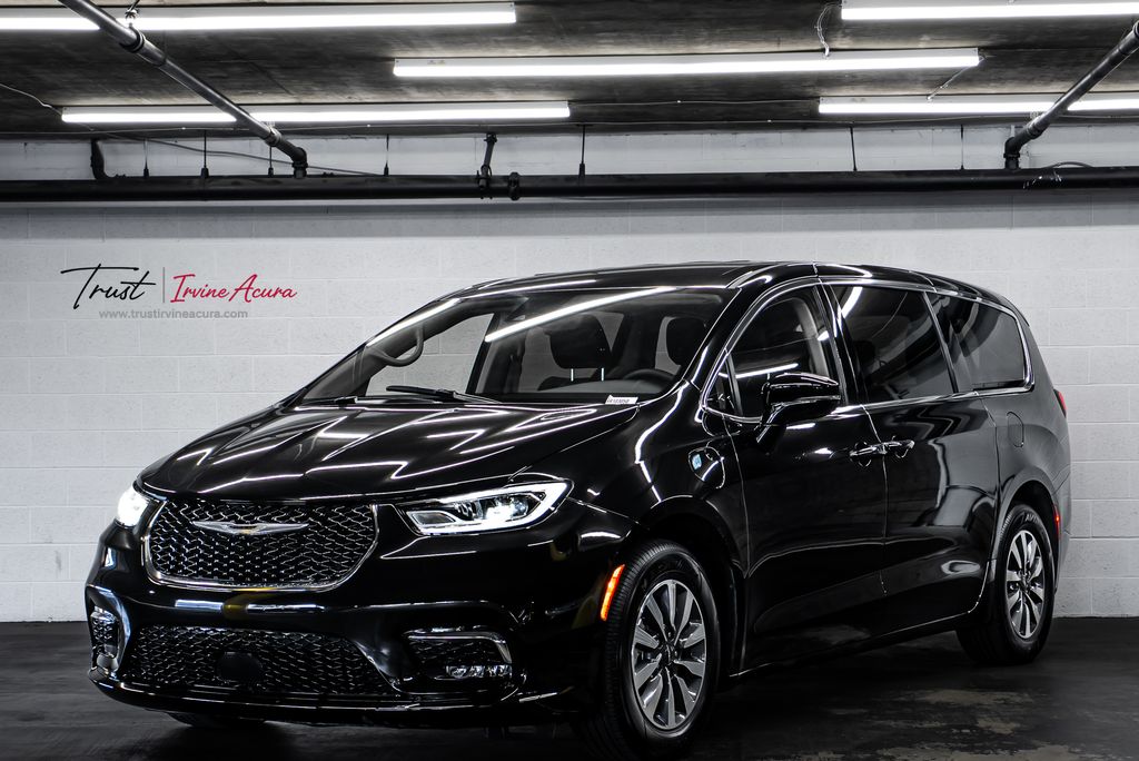 2024 Chrysler Pacifica PHEV