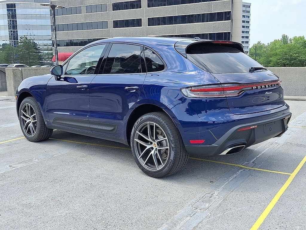 Thumbnail: 2025 Porsche Macan - 3