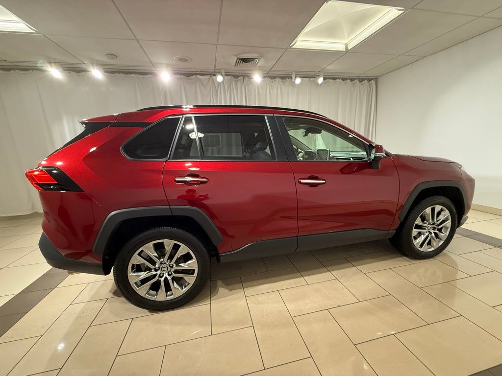 Thumbnail: 2021 Toyota RAV4 - 6