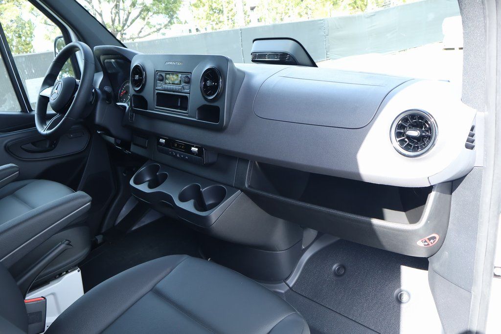 2025 Mercedes-Benz Sprinter 3500 5