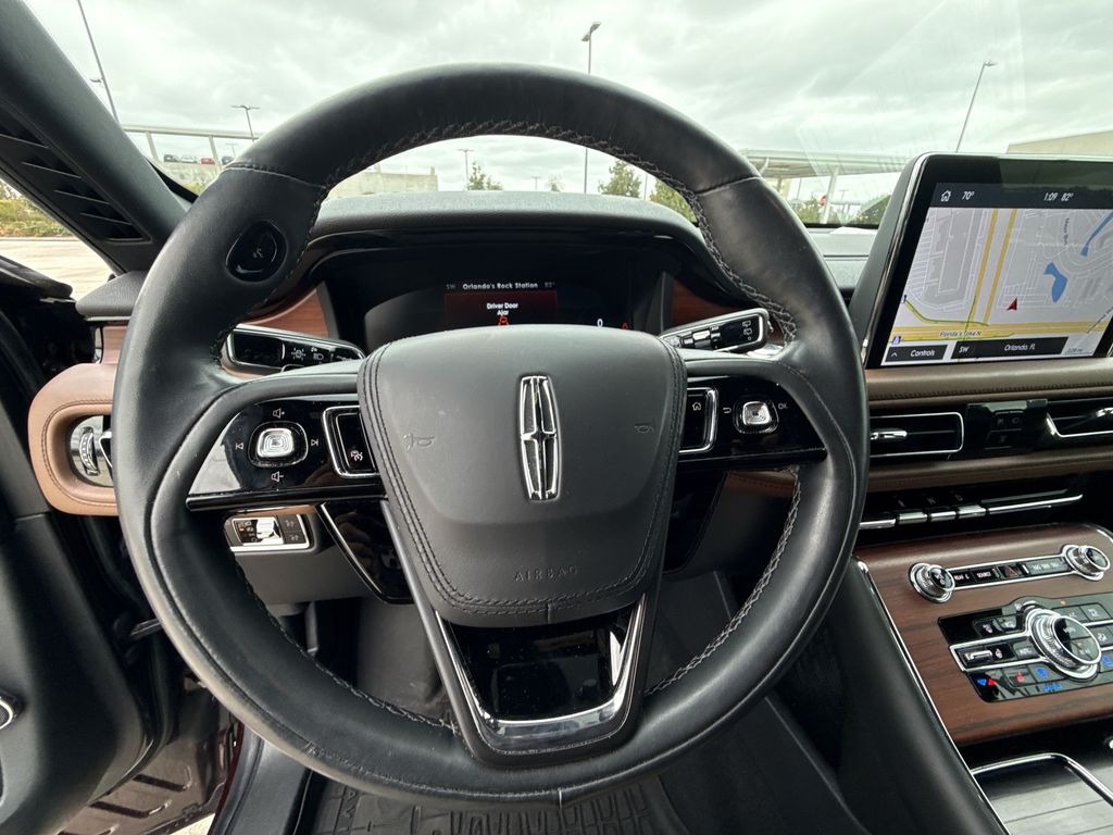 Thumbnail: 2022 Lincoln Aviator - 21