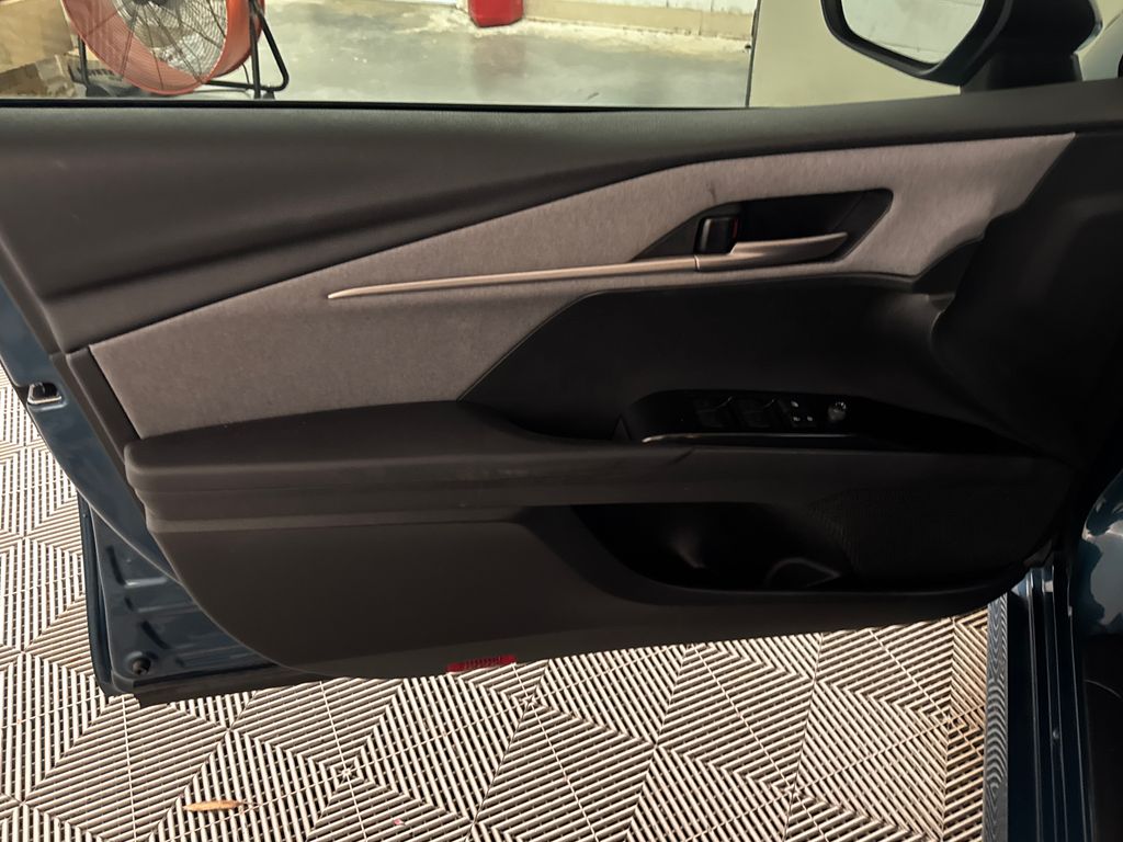 Certified Used 2025  Toyota LE image 15