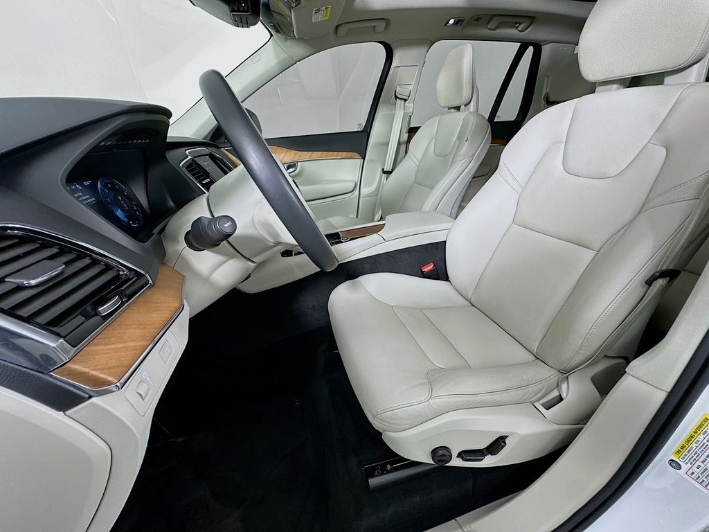 Thumbnail: 2021 Volvo XC90 - 21