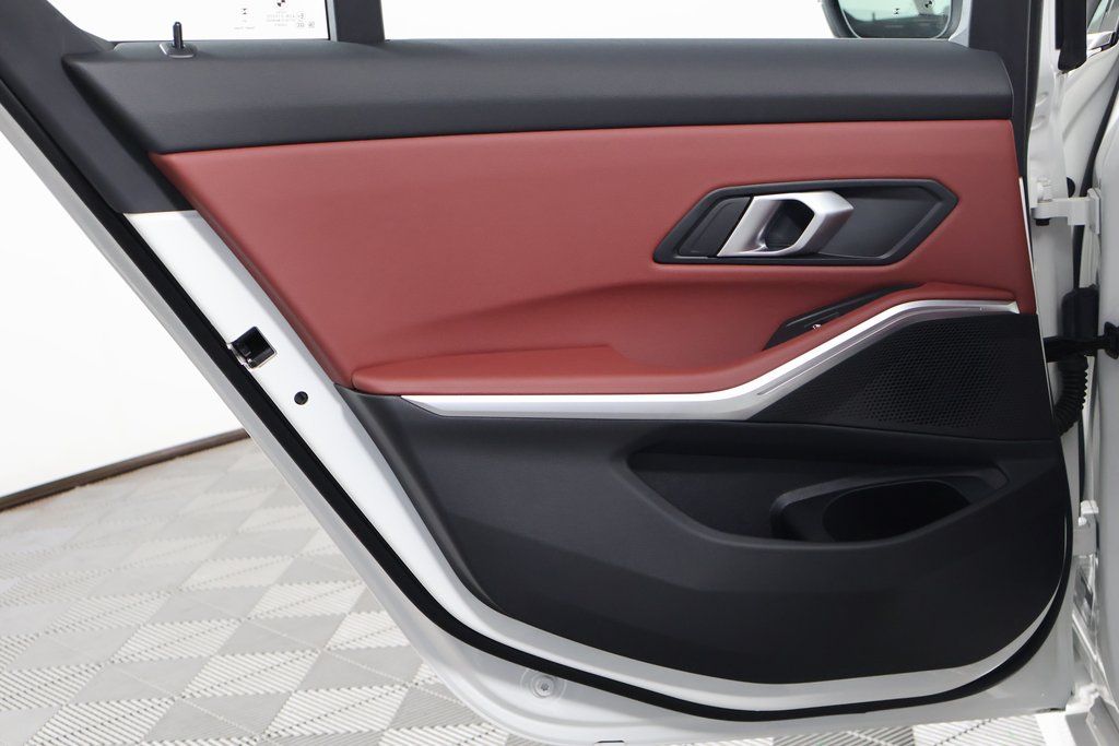 Thumbnail: 2026 BMW 3 Series - 13
