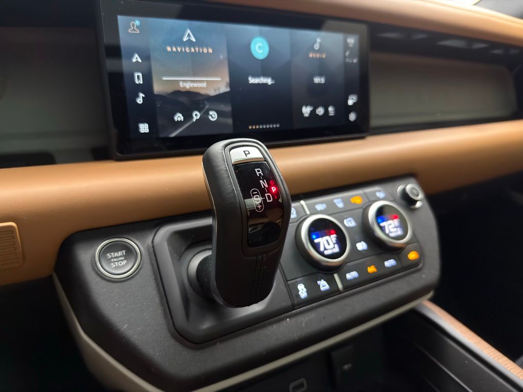 Thumbnail: 2024 Land Rover Defender - 11