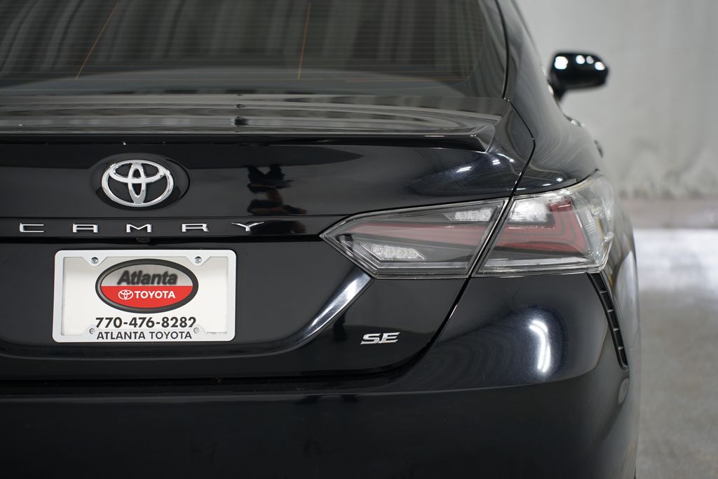 2019 Toyota Camry SE 10