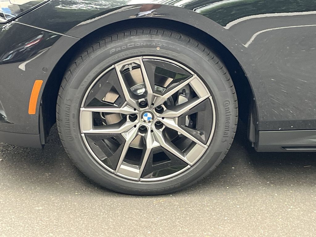 Thumbnail: 2026 BMW 5 Series - 10