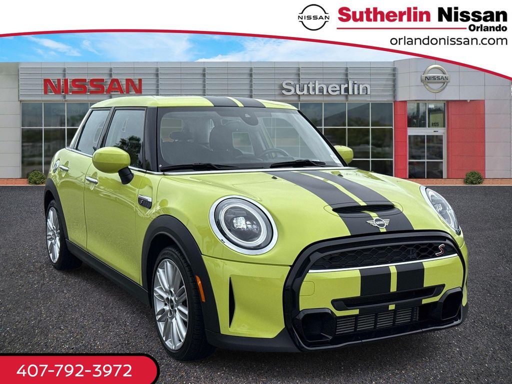 Yelllow 2024 MINI Cooper S 4-Door Hatchback FWD Hatchback Front-Wheel Drive 7-Speed Automatic
