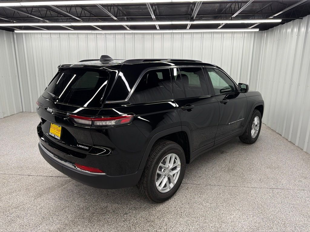 2026 Jeep Grand Cherokee Laredo X - 4