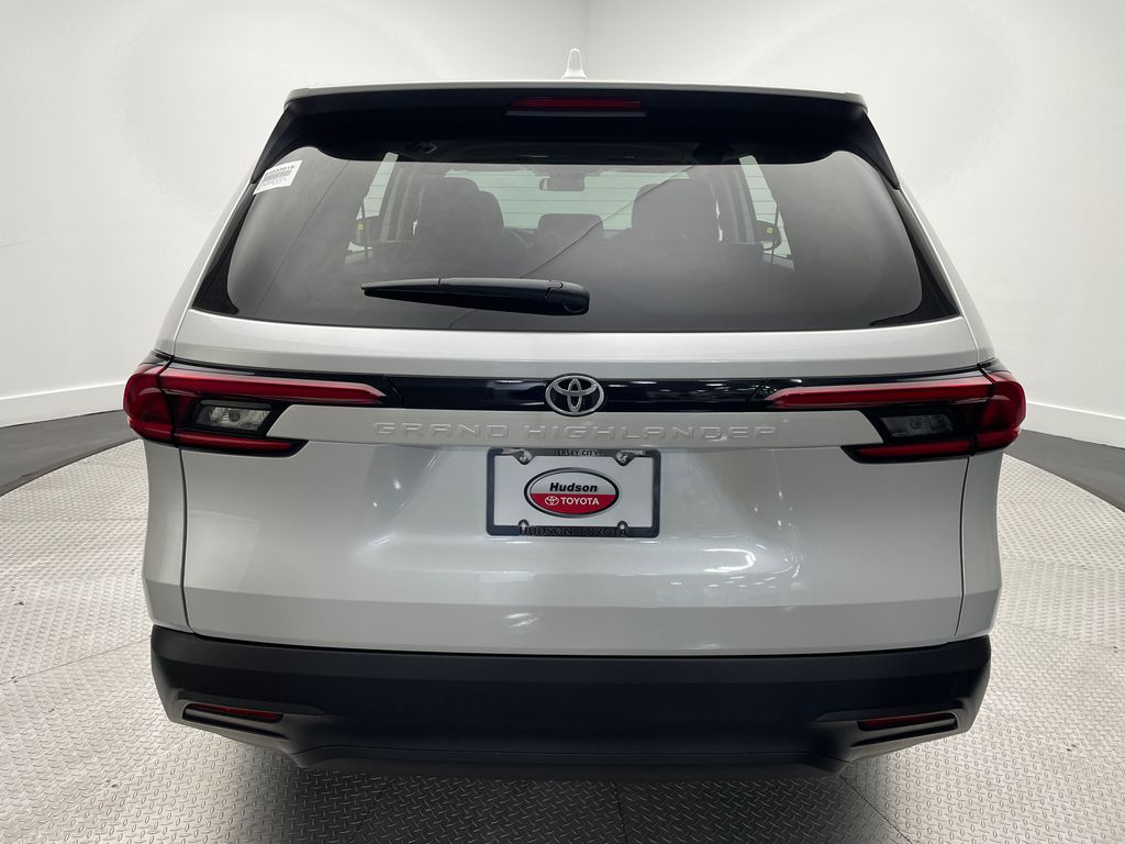 Thumbnail: 2025 Toyota Grand Highlander - 6