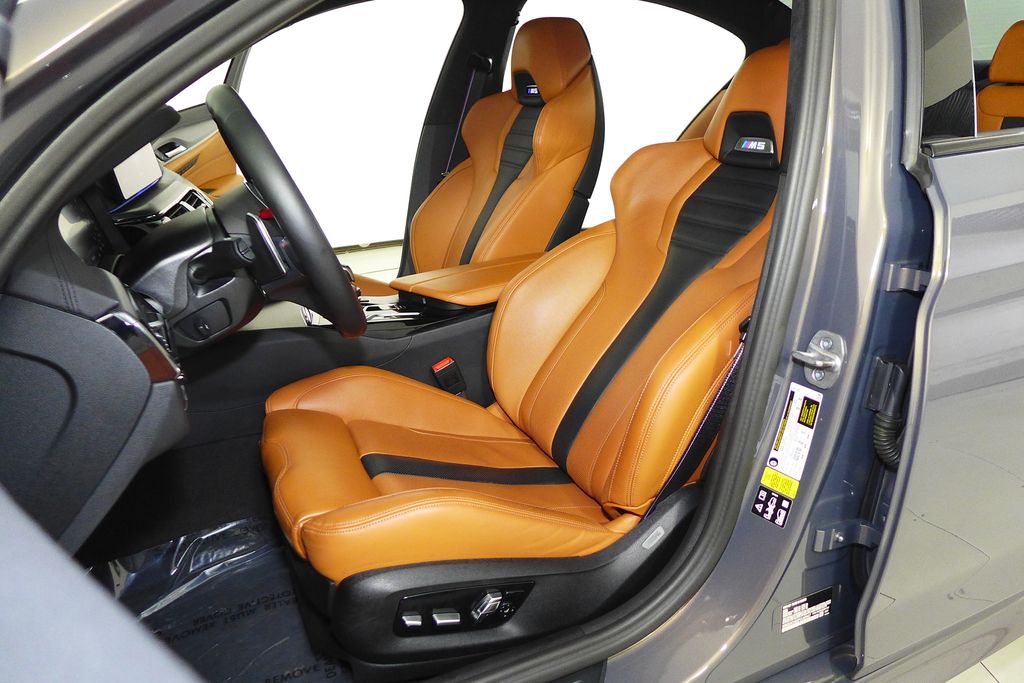 Thumbnail: 2023 BMW M5 - 22