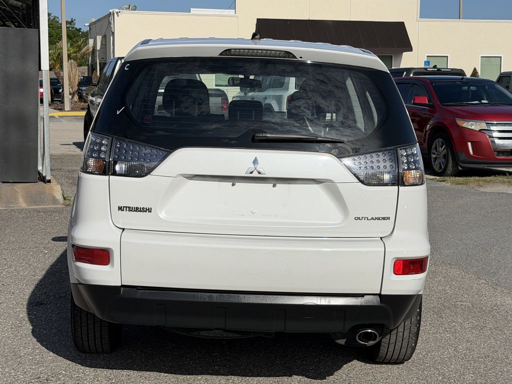 used 2010 Mitsubishi Outlander car, priced at $6,991