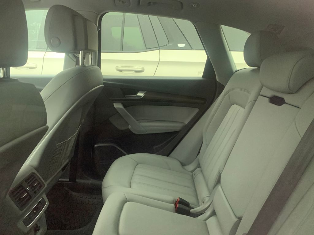 Thumbnail: 2023 Audi Q5 - 8