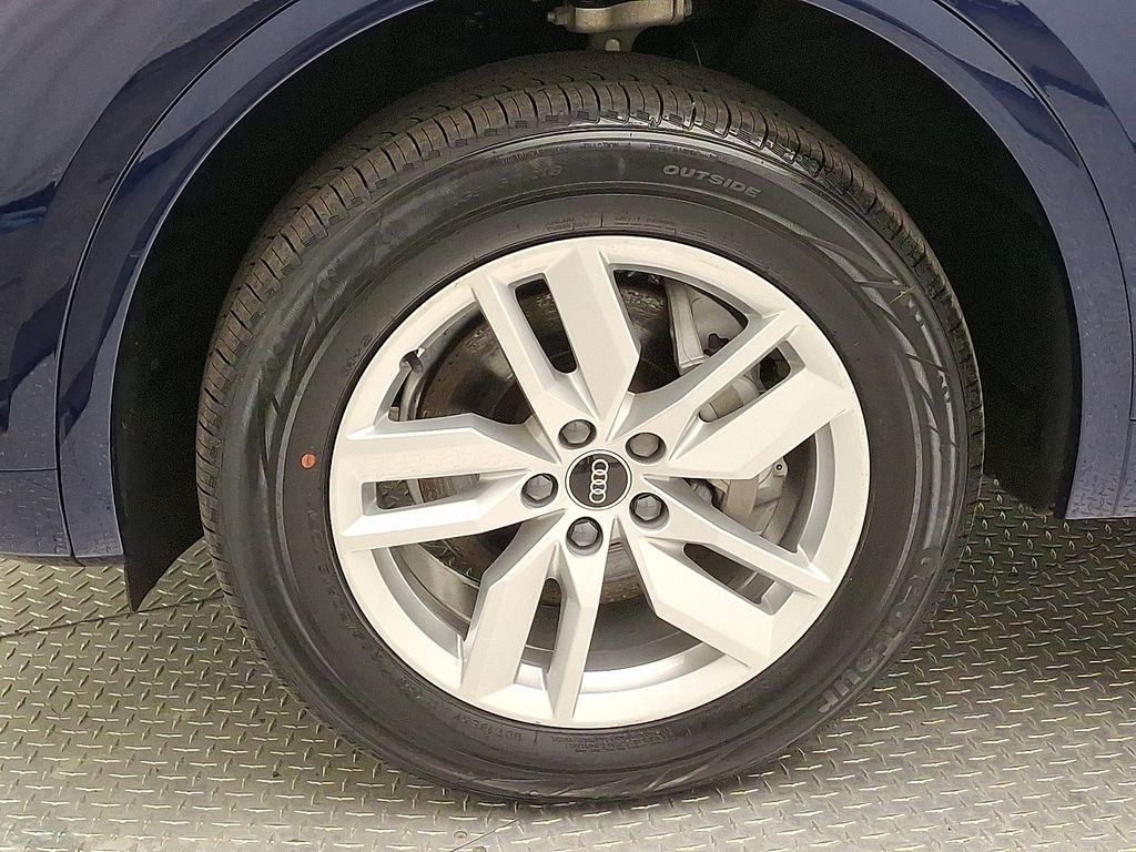 Thumbnail: 2022 Audi Q5 - 8