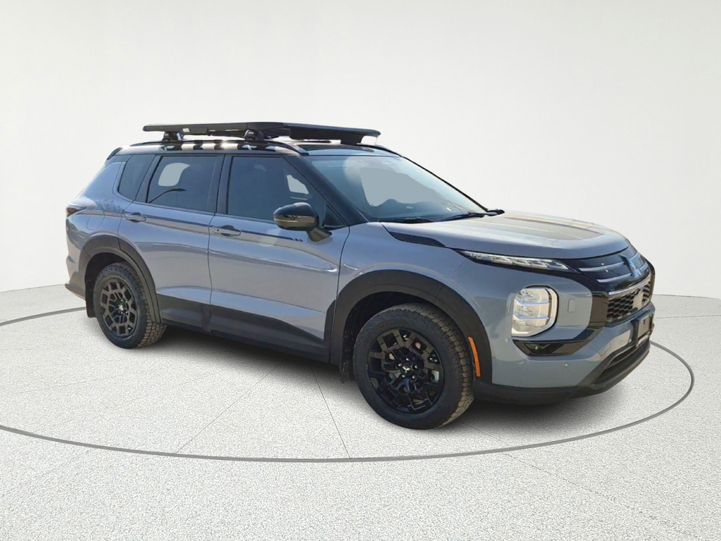 2025 Mitsubishi Outlander SE - 2