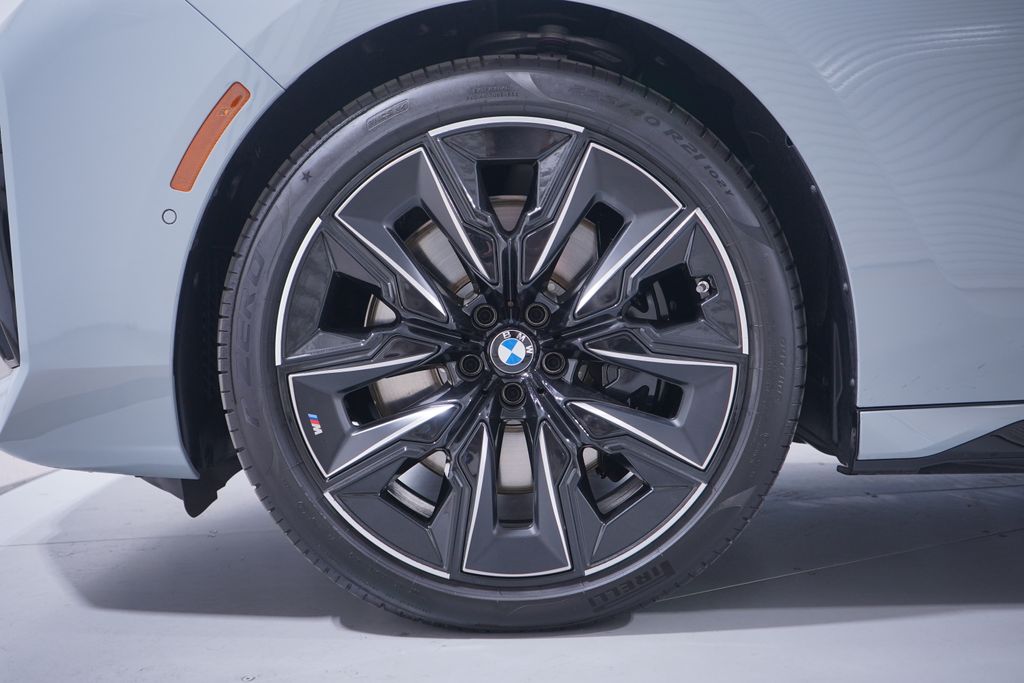 Thumbnail: 2025 BMW 7 Series - 2
