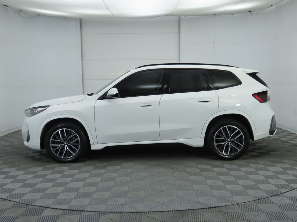 Thumbnail: 2023 BMW X1 - 8