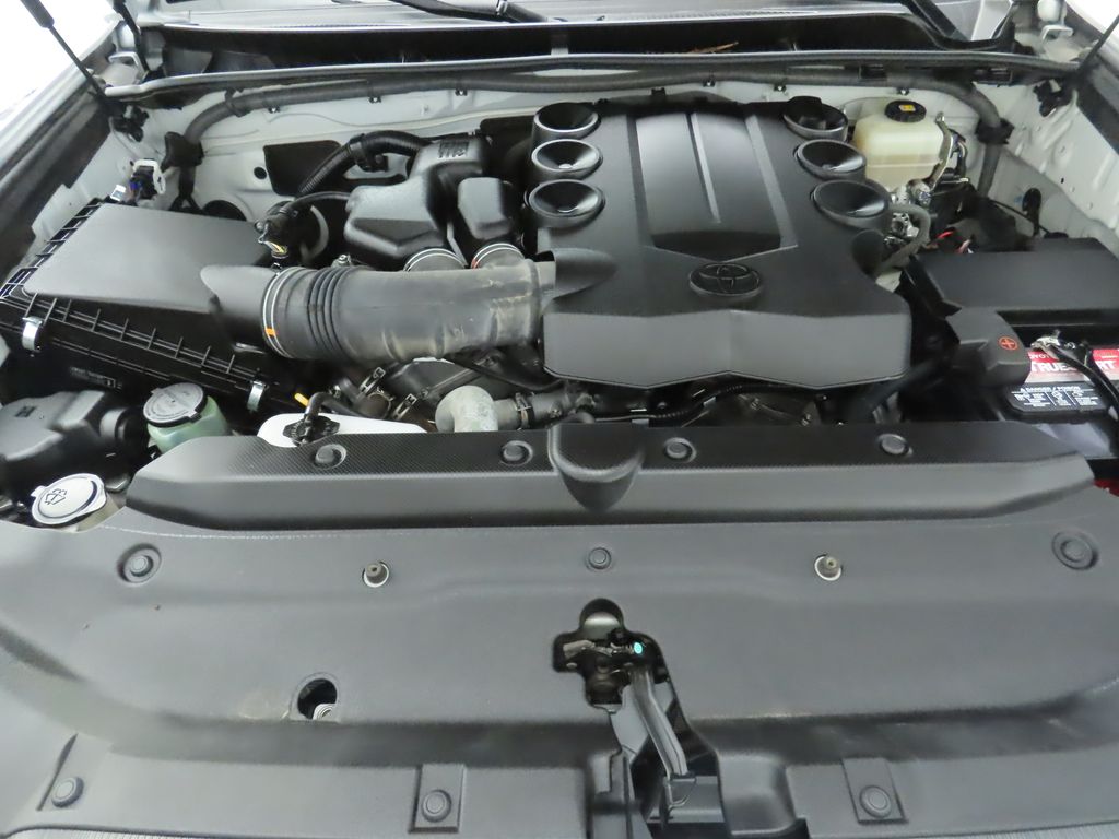 2018 Toyota 4Runner SR5 30