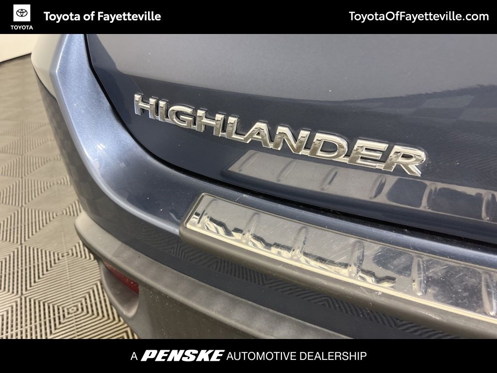 Thumbnail: 2019 Toyota Highlander - 21