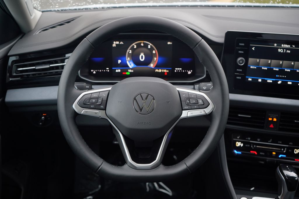 Thumbnail: 2025 Volkswagen Jetta - 9