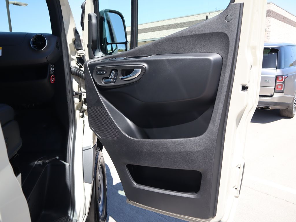 2025 Mercedes-Benz Sprinter 2500 25
