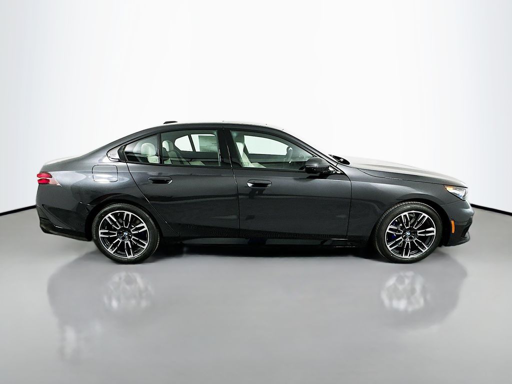 Thumbnail: 2026 BMW 5 Series - 4