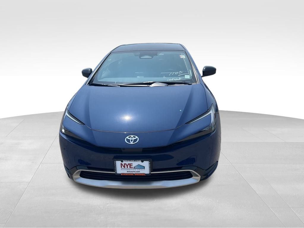 2025 Toyota Prius Plug-in Hybrid XSE Premium photo 8