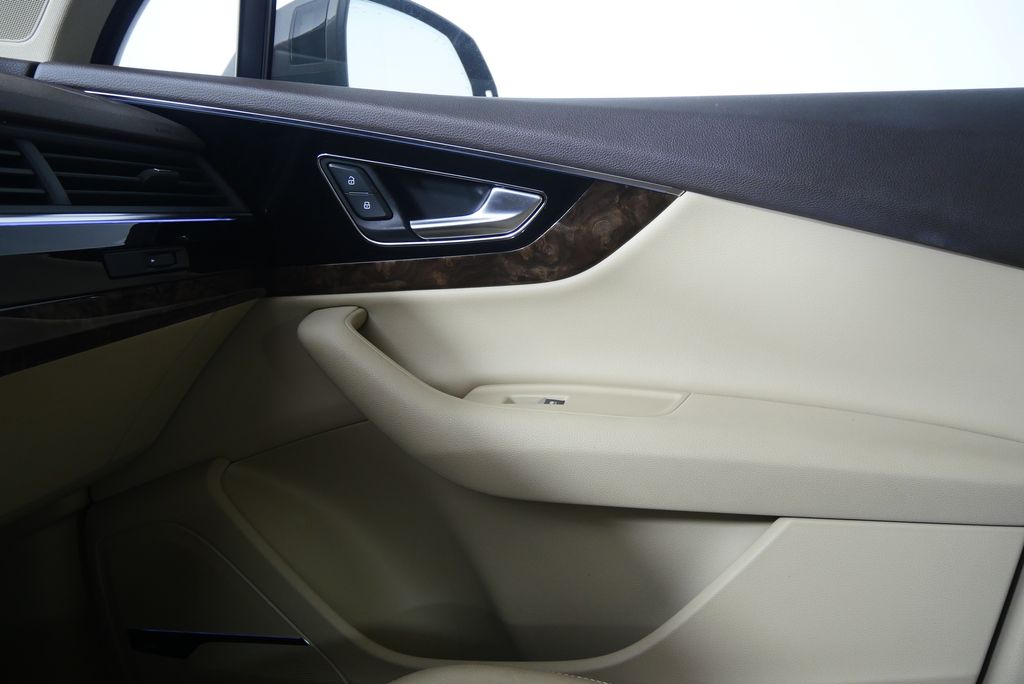 Thumbnail: 2018 Audi Q7 - 28