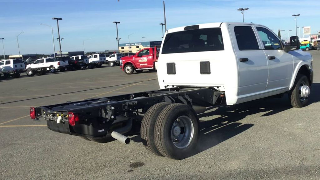 2024 RAM 3500 Chassis Tradesman - Photo 8