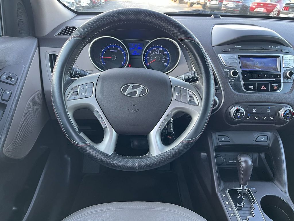 2013 Hyundai Tucson GLS 17