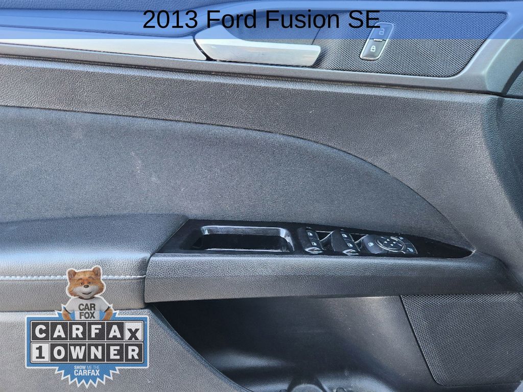 2013 Ford Fusion SE 22