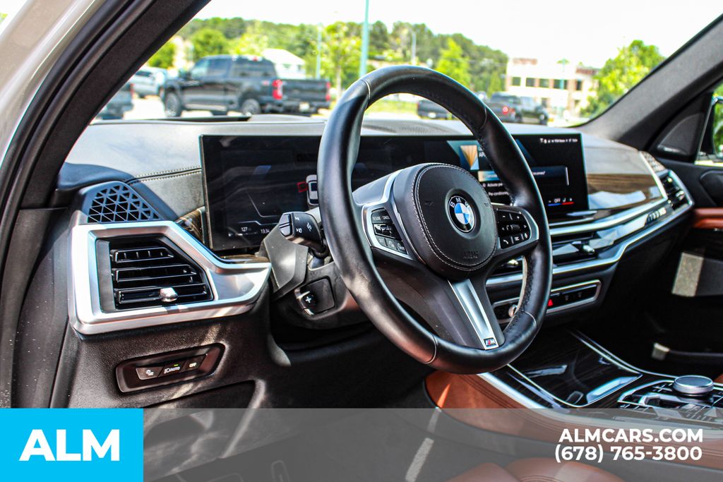 Used 2024 White BMW xDrive40i image 33