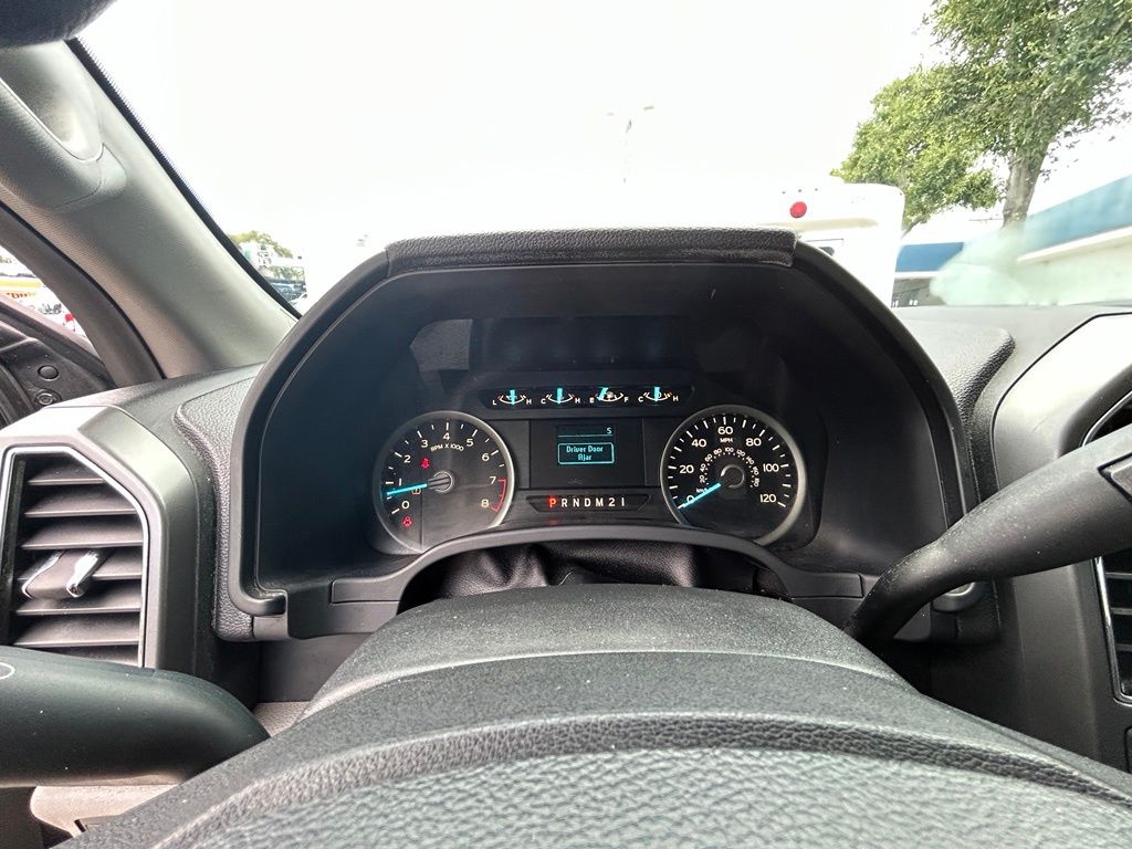 Used 2018 Gray Ford XLT image 39