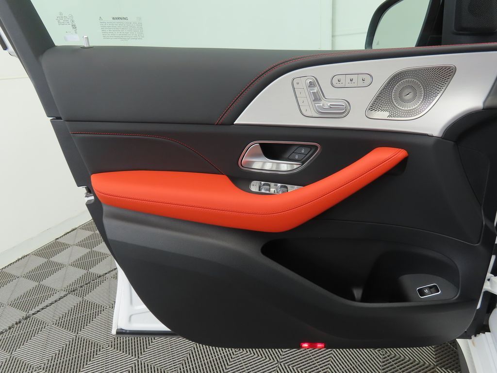 Thumbnail: 2025 Mercedes-Benz GLE - 24