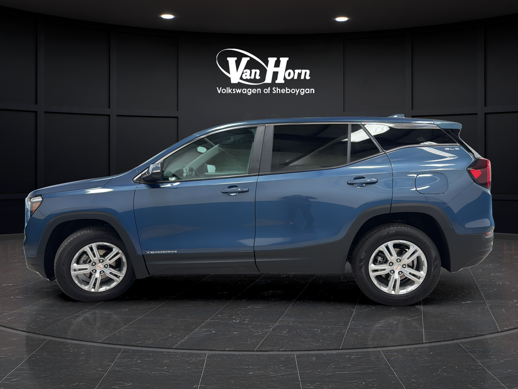 Used 2024 Downpour Metallic GMC SLE image 4