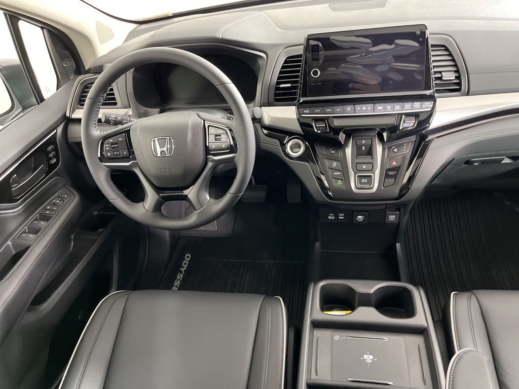 2025 Honda Odyssey Touring 16