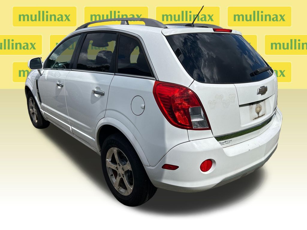 Used 2013 White Chevrolet LT image 3