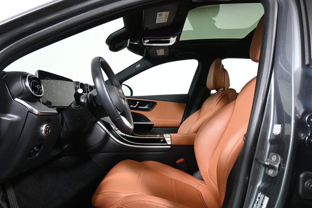 Thumbnail: 2025 Mercedes-Benz C-Class - 3