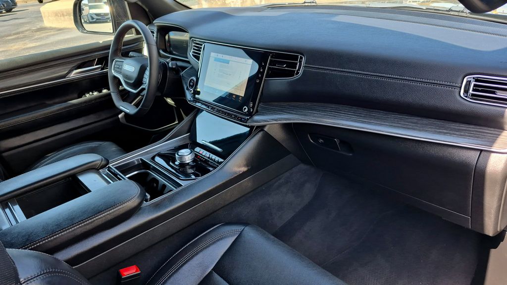 2024 Jeep Wagoneer L