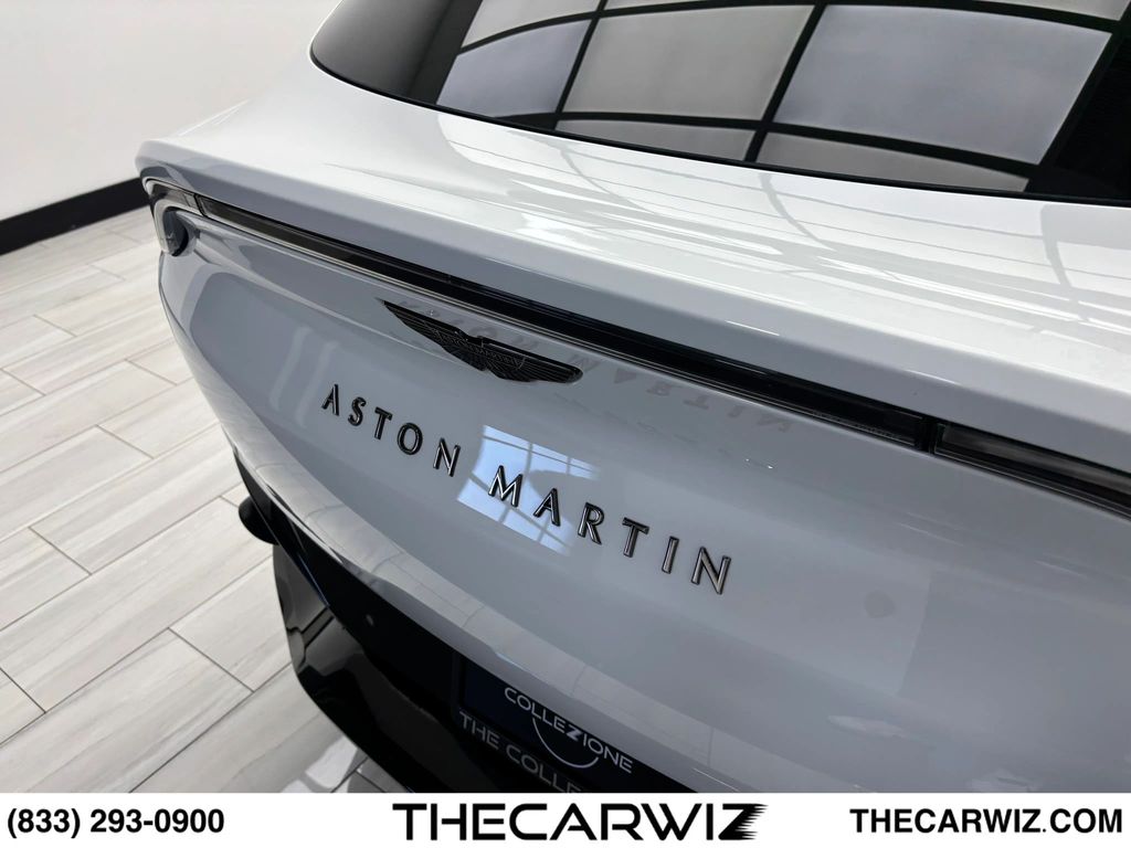 2021 Aston Martin DBX