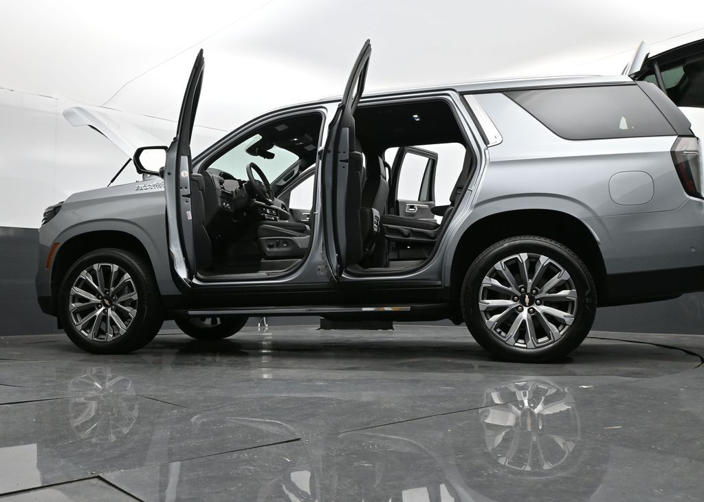 2025 Chevrolet Tahoe 4WD High Country