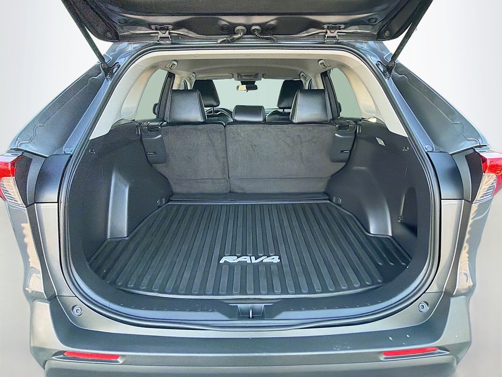 Thumbnail: 2019 Toyota RAV4 - 23