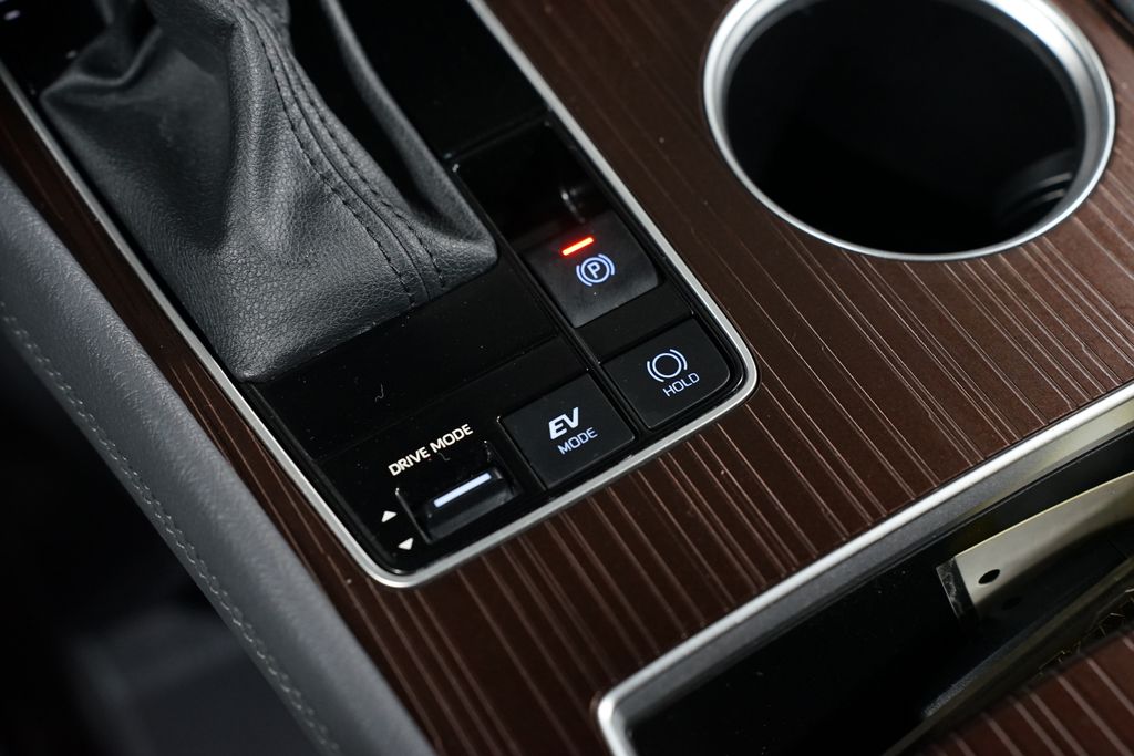 Thumbnail: 2024 Toyota Sienna - 21