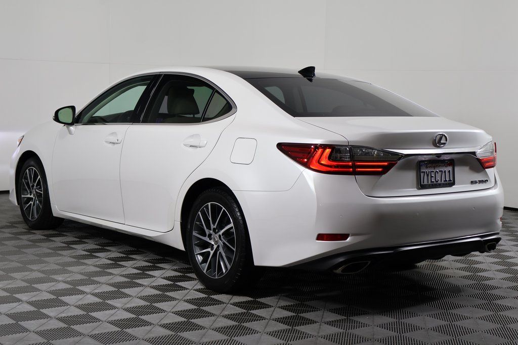 Thumbnail: 2017 Lexus ES - 6