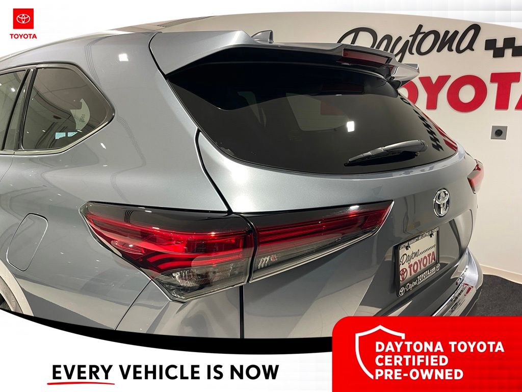 Used 2023 Toyota Highlander Hybrid SUV