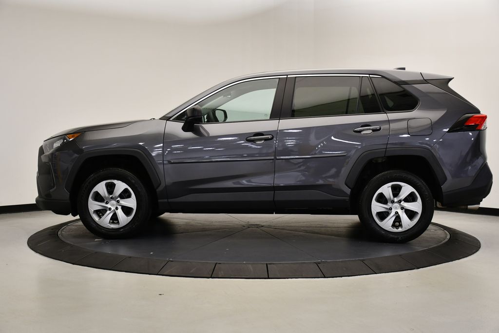 2022 Toyota RAV4 LE 2